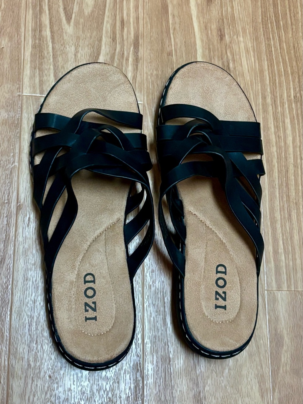 Black women’s Izod sandals size 9